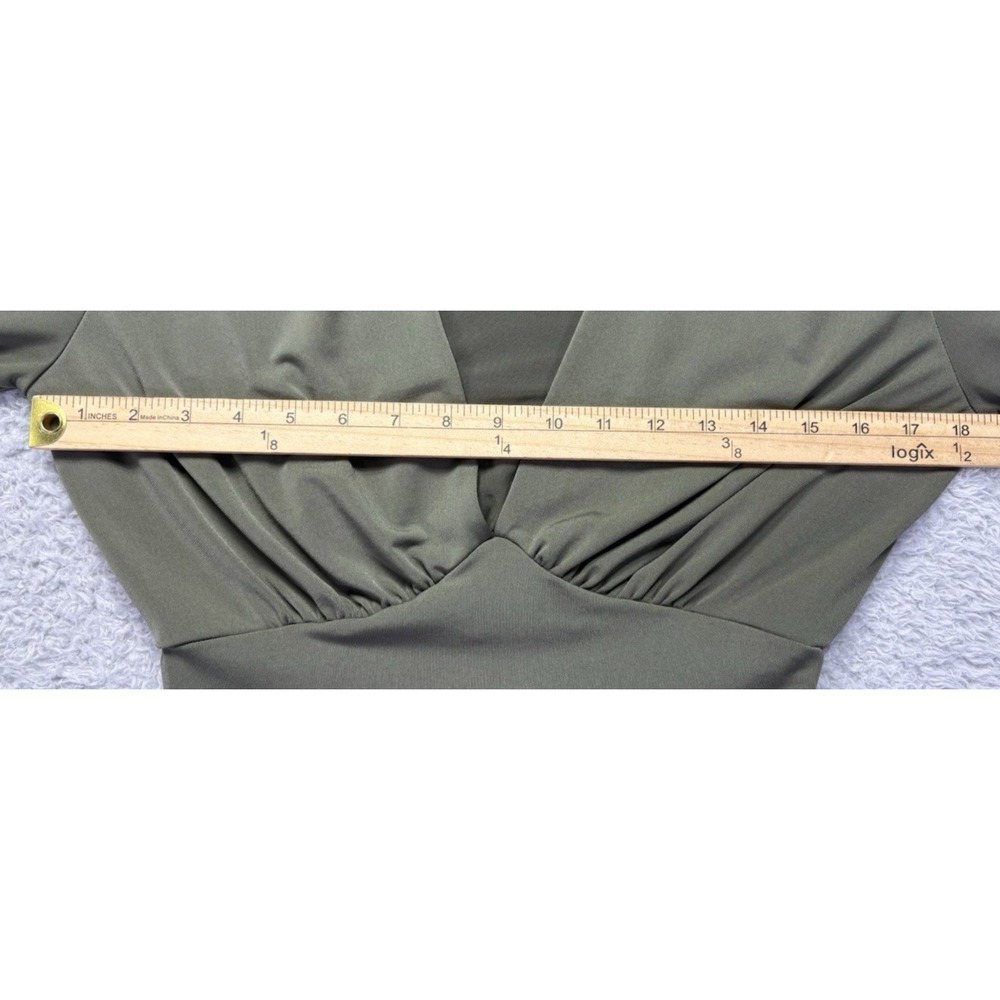 21‎ Saints Women's Medium Green Long Sleeve Cropped Top Deep V Neck - Picture 7 of 10
